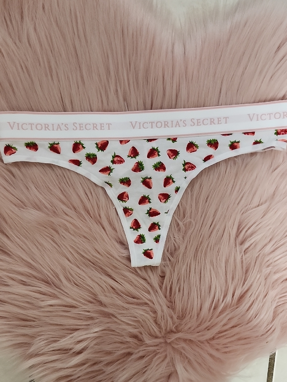 Brand New Victoria's Secret SIGNATURE LOGO PRINT THONG-S